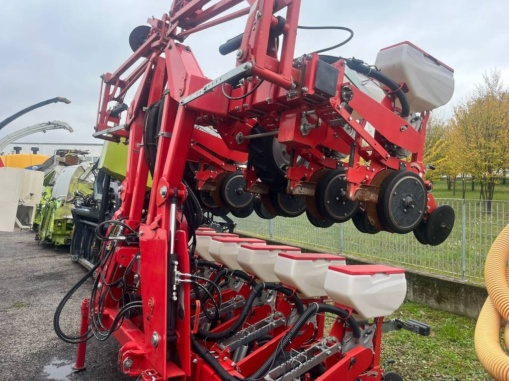 Mascar M 12 - Semoir monograine: photos 1 Mascar M 12 - Semoir monograine: photos 1