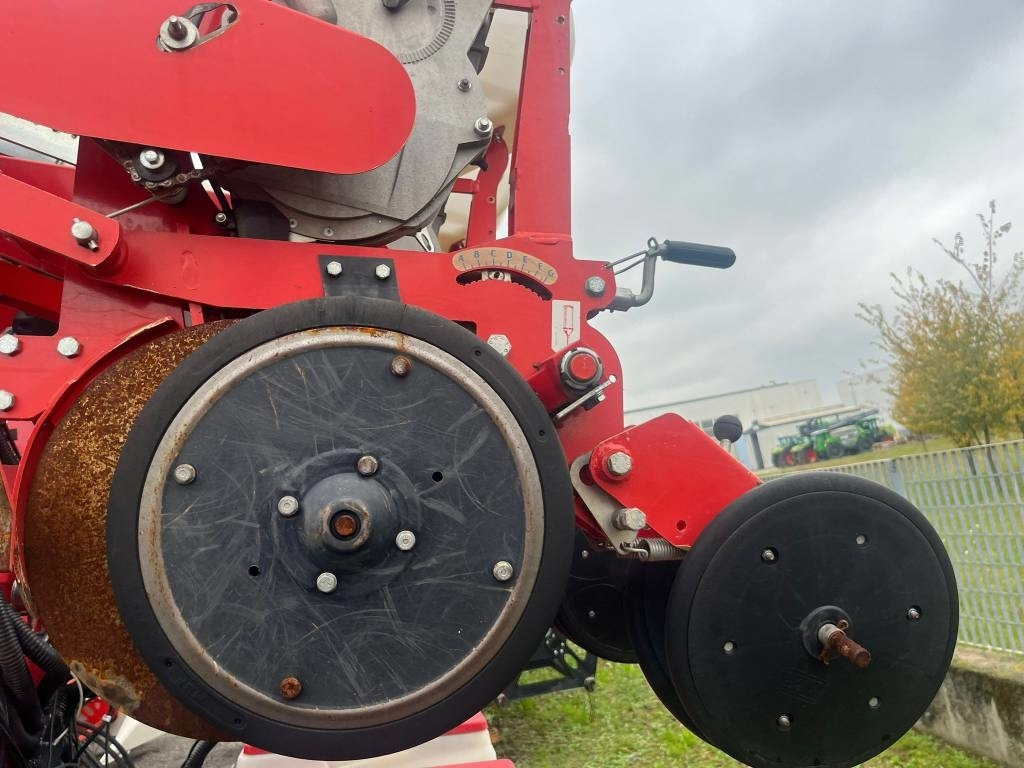 Mascar M 12 - Semoir monograine: photos 4 Mascar M 12 - Semoir monograine: photos 4