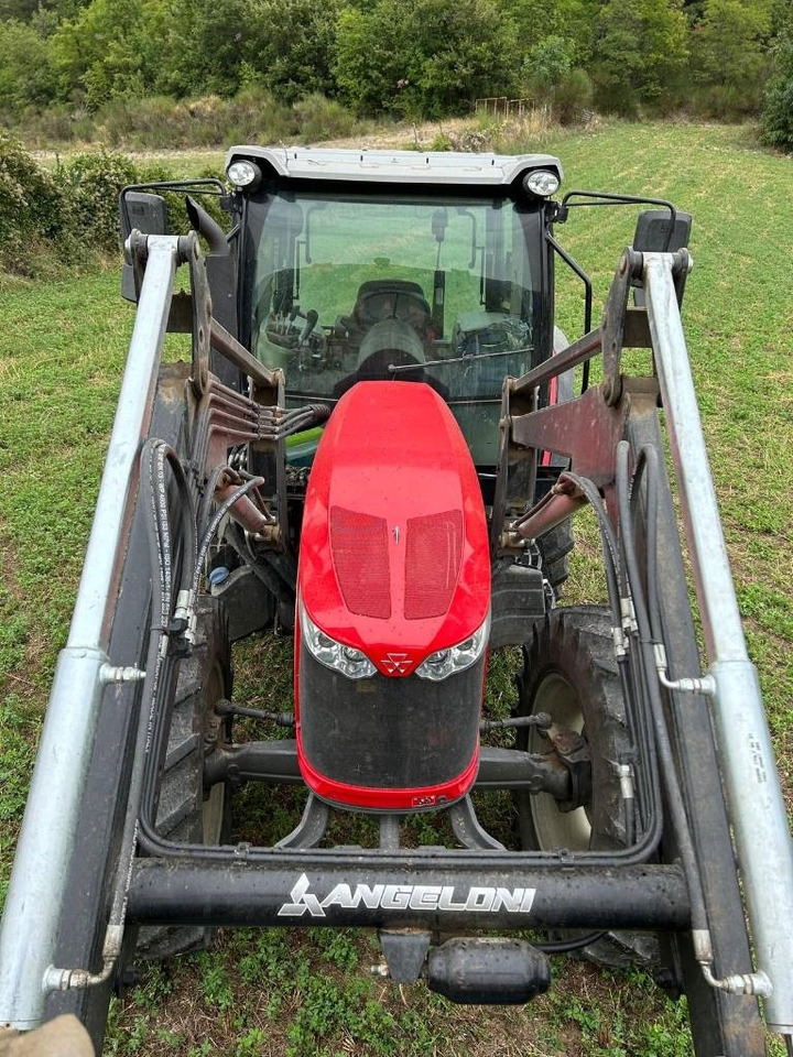 Massey Ferguson 5710 - Tracteur agricole: photos 4 Massey Ferguson 5710 - Tracteur agricole: photos 4