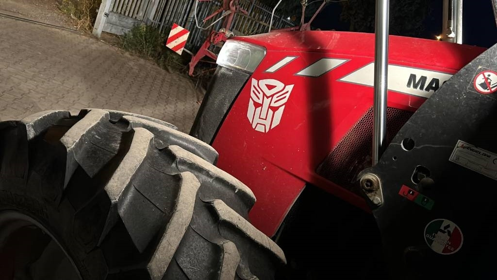 Massey Ferguson 5710 - Tracteur agricole: photos 3 Massey Ferguson 5710 - Tracteur agricole: photos 3