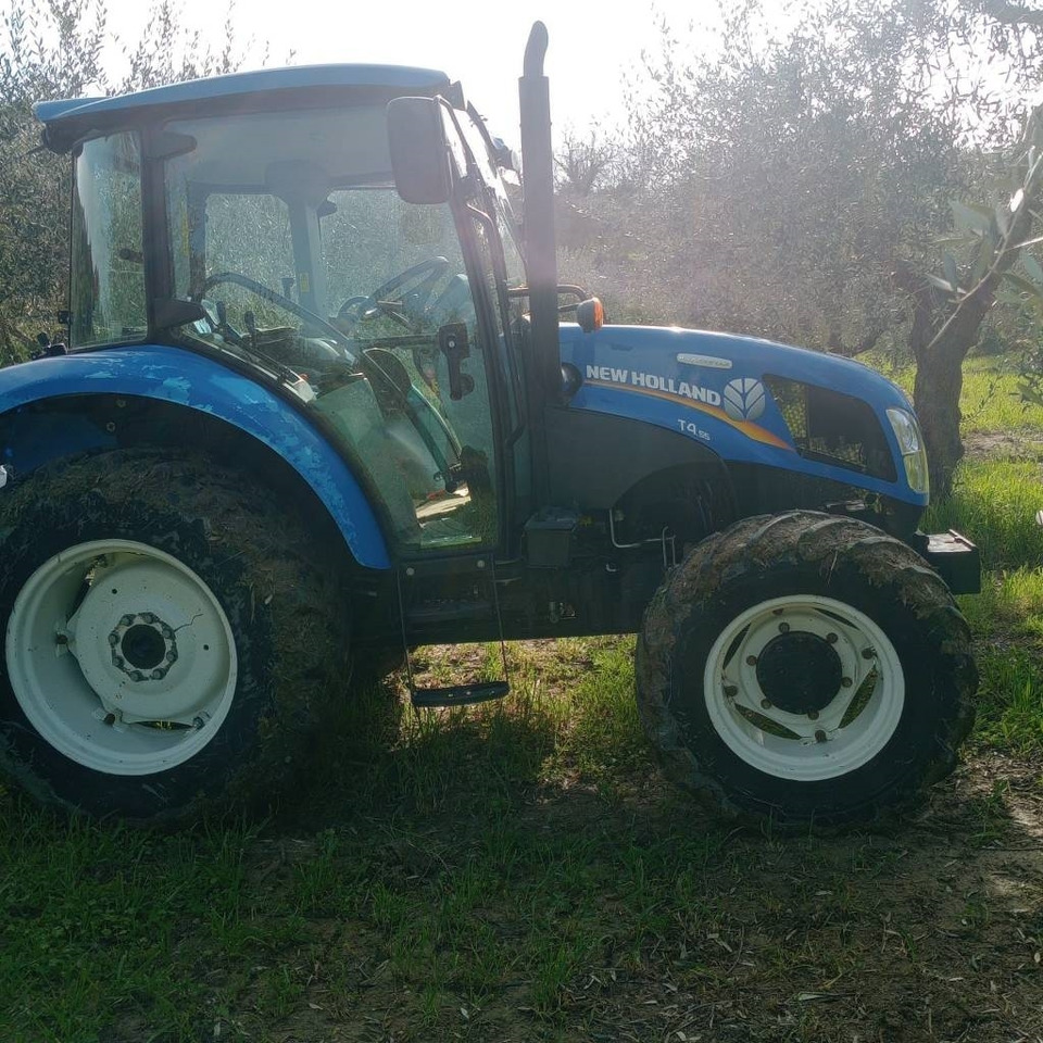New Holland T 4.55 - Tracteur agricole: photos 1 New Holland T 4.55 - Tracteur agricole: photos 1