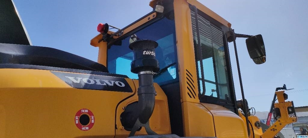 Chargeuse sur pneus Volvo L 70 H: photos 10