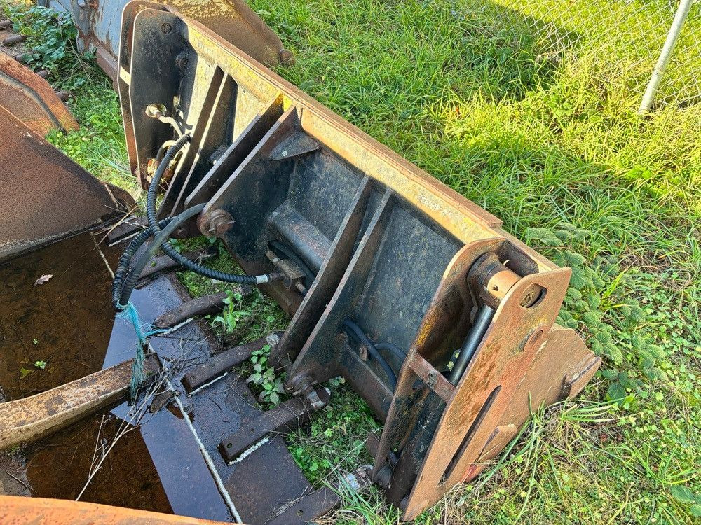 Schaeff Klappschaufel Greiferschaufel - Chargeuse sur pneus: photos 1 Schaeff Klappschaufel Greiferschaufel - Chargeuse sur pneus: photos 1