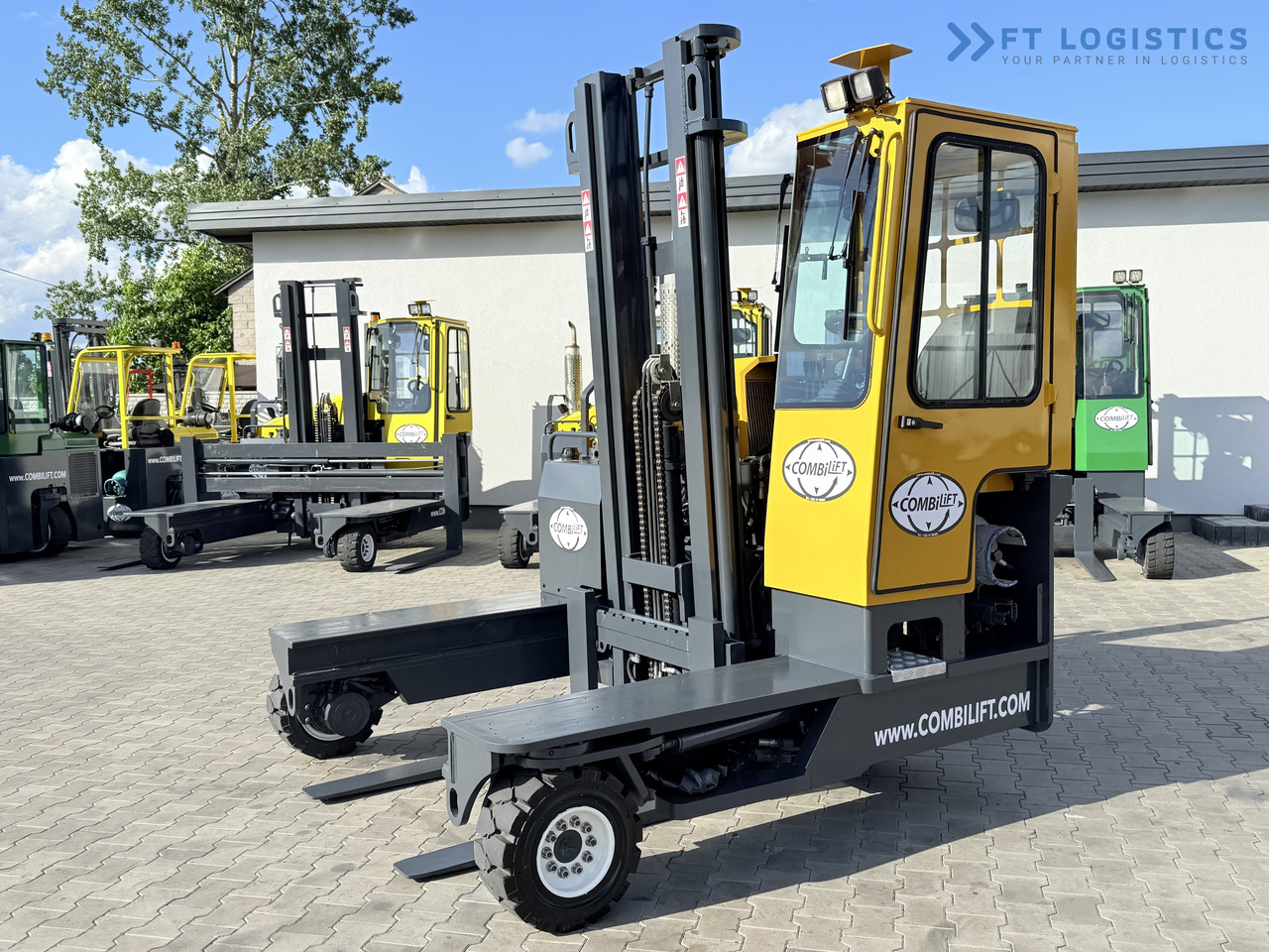 COMBILIFT C4000 / GAS / DUPLEX - 4100MM / SIDE SHIFT / FREE LIFT / FULL HEATED CABIN / ONLY 4223 HOURS / CONDITION – LIKE NEW! - Chariot multidirectionnel: photos 1 COMBILIFT C4000 / GAS / DUPLEX - 4100MM / SIDE SHIFT / FREE LIFT / FULL HEATED CABIN / ONLY 4223 HOURS / CONDITION – LIKE NEW! - Chariot multidirectionnel: photos 1