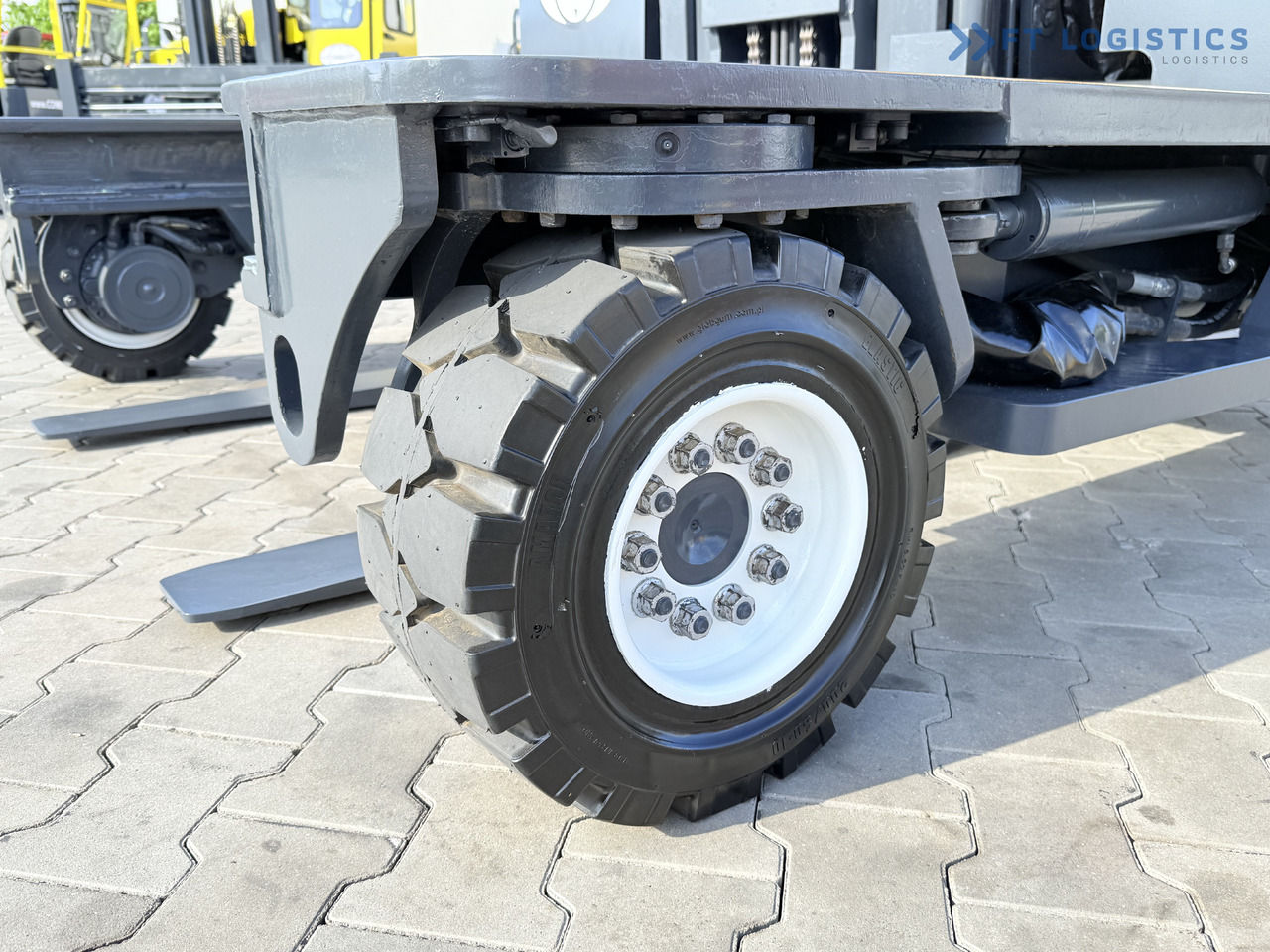 COMBILIFT C4000 / GAS / DUPLEX - 4100MM / SIDE SHIFT / FREE LIFT / FULL HEATED CABIN / ONLY 4223 HOURS / CONDITION – LIKE NEW! - Chariot multidirectionnel: photos 5 COMBILIFT C4000 / GAS / DUPLEX - 4100MM / SIDE SHIFT / FREE LIFT / FULL HEATED CABIN / ONLY 4223 HOURS / CONDITION – LIKE NEW! - Chariot multidirectionnel: photos 5