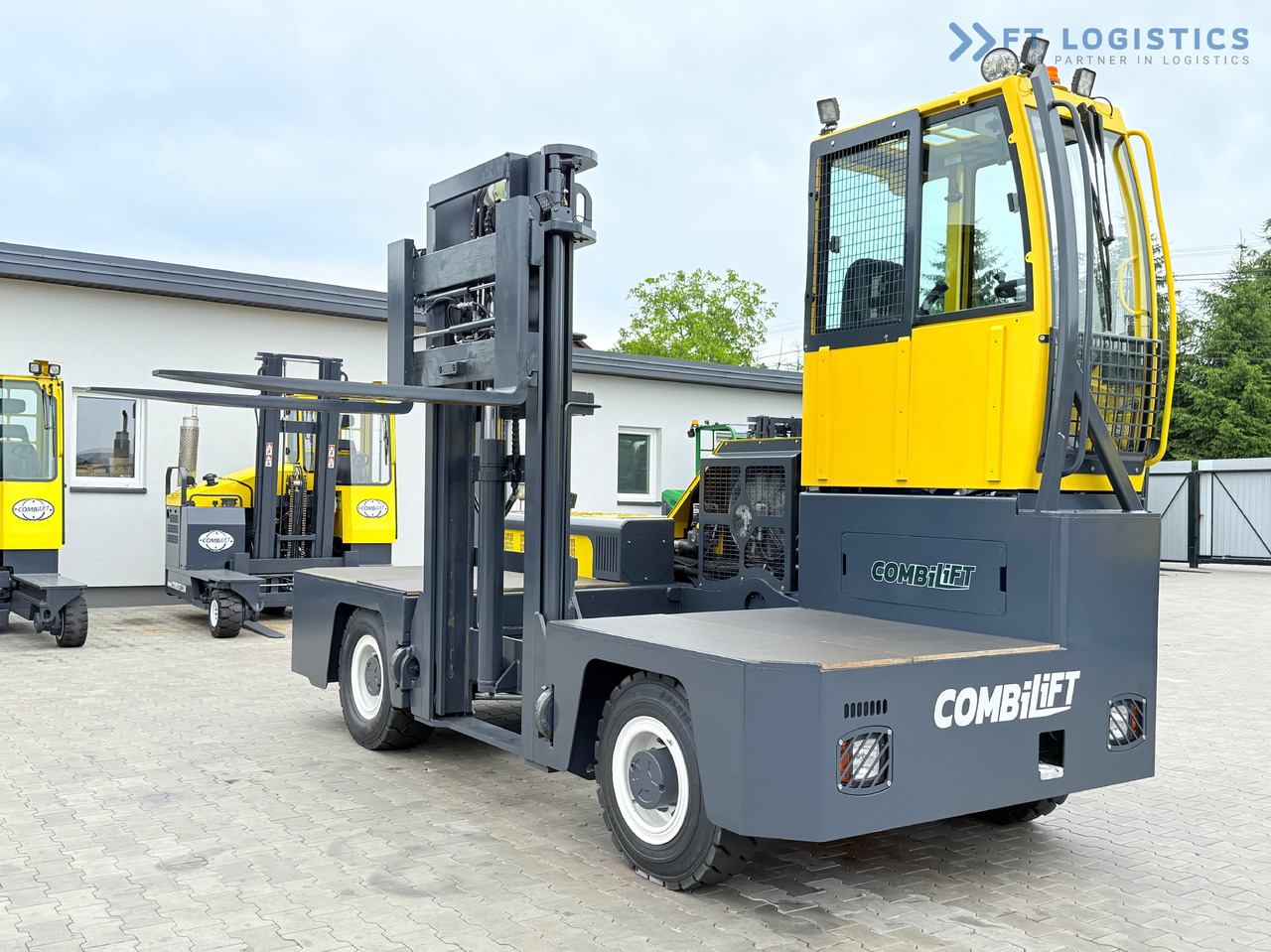COMBILIFT C6000FSL / DIESEL / DUPLEX - 4100MM / 1400MM FORKS / SIDE LOADER / 6000KG CAPACITY / FREE LIFT / DEUTZ ENGINE / EXCELLENT CONDITION - Chariot latéral: photos 1 COMBILIFT C6000FSL / DIESEL / DUPLEX - 4100MM / 1400MM FORKS / SIDE LOADER / 6000KG CAPACITY / FREE LIFT / DEUTZ ENGINE / EXCELLENT CONDITION - Chariot latéral: photos 1