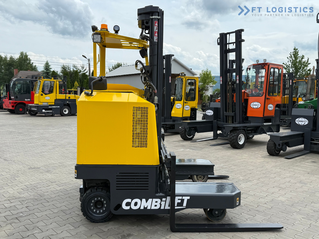 COMBILIFT MR / ELECTRIC / TRIPLEX – 6000MM / FULL FREE LIFT / WIDE POSITIONER / FORK SIDESHIFT / ONLY 1400 HOURS / LIKE NEW - Chariot multidirectionnel: photos 5 COMBILIFT MR / ELECTRIC / TRIPLEX – 6000MM / FULL FREE LIFT / WIDE POSITIONER / FORK SIDESHIFT / ONLY 1400 HOURS / LIKE NEW - Chariot multidirectionnel: photos 5