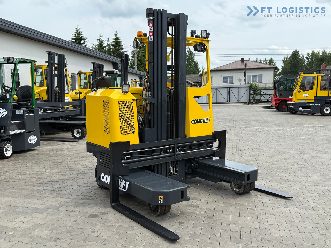 COMBILIFT MR / ELECTRIC / TRIPLEX – 6000MM / FULL FREE LIFT / WIDE POSITIONER / FORK SIDESHIFT / ONLY 1400 HOURS / LIKE NEW - Chariot multidirectionnel: photos 4 COMBILIFT MR / ELECTRIC / TRIPLEX – 6000MM / FULL FREE LIFT / WIDE POSITIONER / FORK SIDESHIFT / ONLY 1400 HOURS / LIKE NEW - Chariot multidirectionnel: photos 4