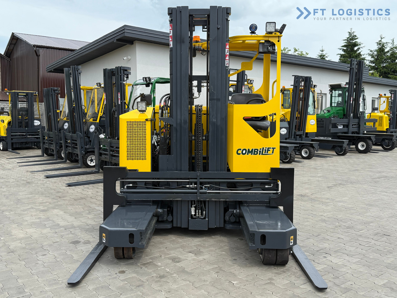 COMBILIFT MR / ELECTRIC / TRIPLEX – 6000MM / FULL FREE LIFT / WIDE POSITIONER / FORK SIDESHIFT / ONLY 1400 HOURS / LIKE NEW - Chariot multidirectionnel: photos 3 COMBILIFT MR / ELECTRIC / TRIPLEX – 6000MM / FULL FREE LIFT / WIDE POSITIONER / FORK SIDESHIFT / ONLY 1400 HOURS / LIKE NEW - Chariot multidirectionnel: photos 3
