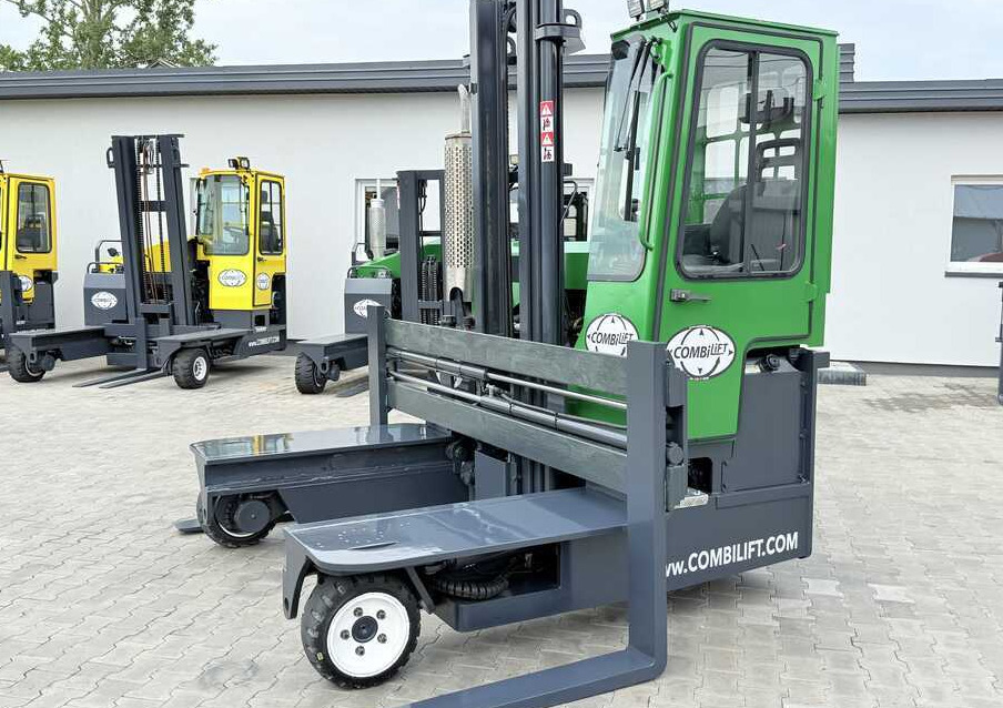 Combilift C3000 / DIESEL / DUPLEX 4000MM / WIDE FORK POSITIONER / FULL CABIN - Chariot multidirectionnel: photos 2 Combilift C3000 / DIESEL / DUPLEX 4000MM / WIDE FORK POSITIONER / FULL CABIN - Chariot multidirectionnel: photos 2