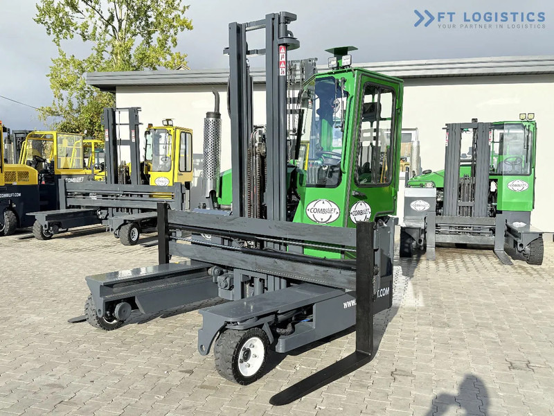 Combilift C3000 / DIESEL / DUPLEX 4200MM / FREE LIFT / WIDE FORK POSITIONER / FULL CABIN / EXCELLENT CONDITION / Wide range of four-way an - Chariot multidirectionnel: photos 2 Combilift C3000 / DIESEL / DUPLEX 4200MM / FREE LIFT / WIDE FORK POSITIONER / FULL CABIN / EXCELLENT CONDITION / Wide range of four-way an - Chariot multidirectionnel: photos 2