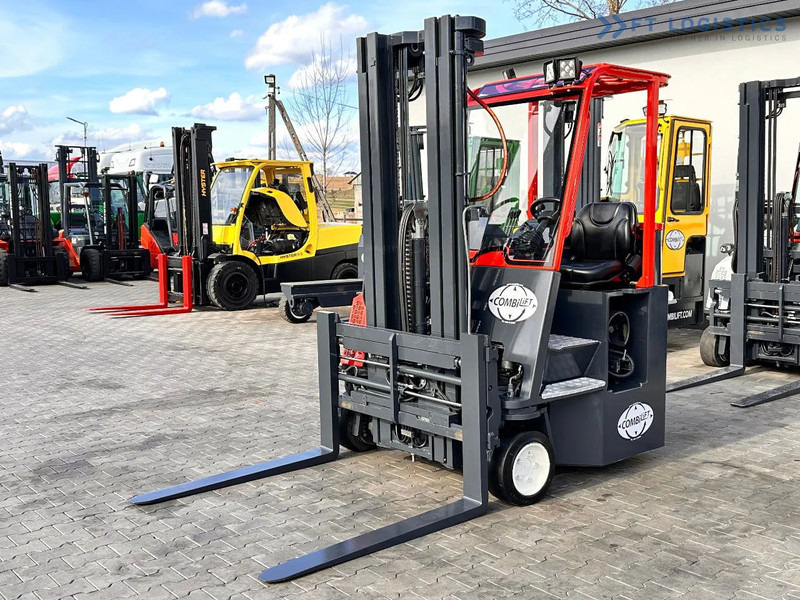 Combilift C3000CB / LPG / TRIPLEX / 5500MM / FREE LIFT / FORK SHIFT / POSITIONER C3000CB / LPG / TRIPLEX / 5500MM / FREE LIFT / FORK SHIFT - Chariot multidirectionnel: photos 2 Combilift C3000CB / LPG / TRIPLEX / 5500MM / FREE LIFT / FORK SHIFT / POSITIONER C3000CB / LPG / TRIPLEX / 5500MM / FREE LIFT / FORK SHIFT - Chariot multidirectionnel: photos 2