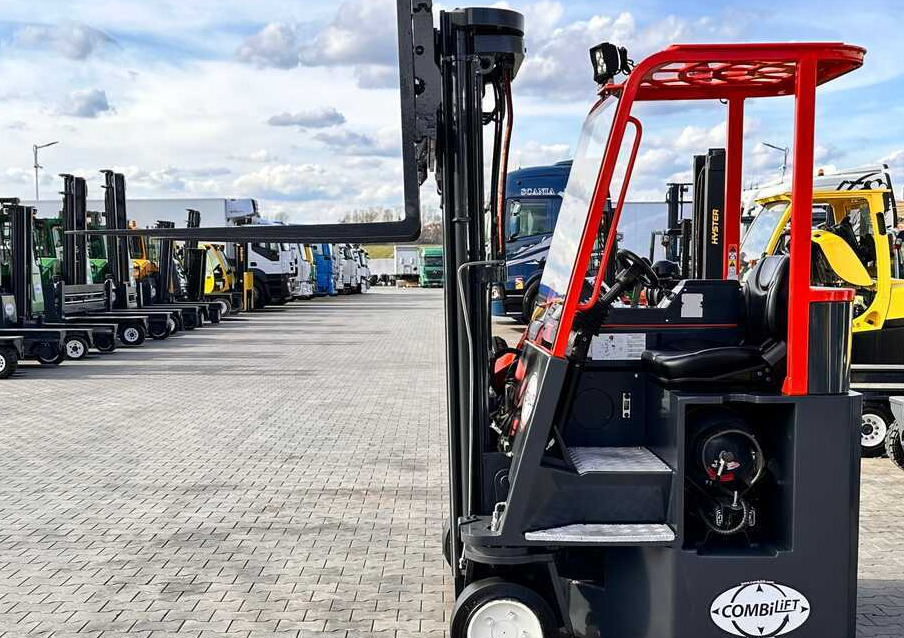 Combilift C3000CB / LPG / TRIPLEX / 5500MM / FREE LIFT / SIDE SHIFT + FORK POSITIONER / LIKE NEW - Chariot multidirectionnel: photos 1 Combilift C3000CB / LPG / TRIPLEX / 5500MM / FREE LIFT / SIDE SHIFT + FORK POSITIONER / LIKE NEW - Chariot multidirectionnel: photos 1