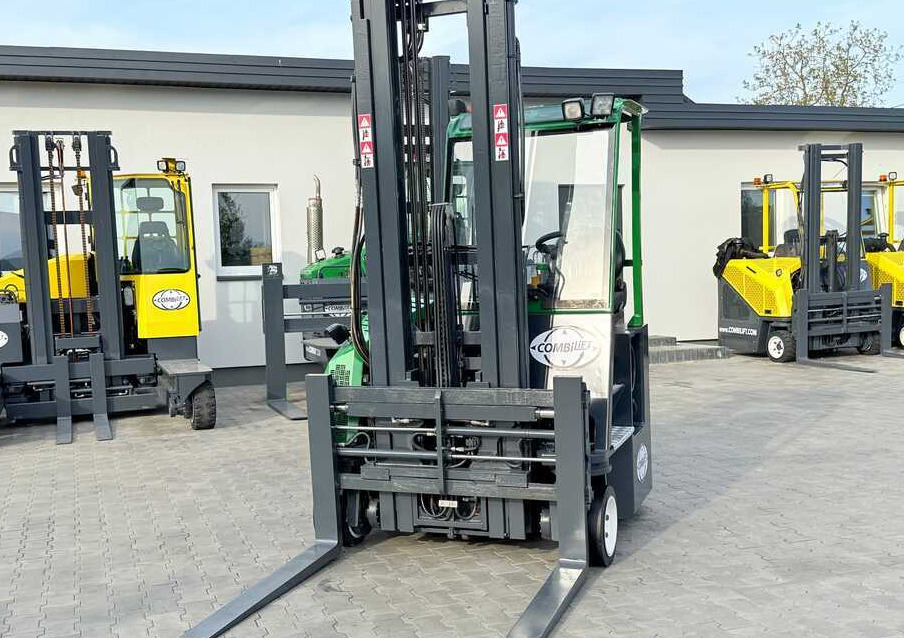 Combilift C3000CB / LPG / TRIPLEX – 6500MM / FREE LIFT / FORK POSITIONER / SIDE SHIFT / EXCELLENT CONDITION - Chariot multidirectionnel: photos 3 Combilift C3000CB / LPG / TRIPLEX – 6500MM / FREE LIFT / FORK POSITIONER / SIDE SHIFT / EXCELLENT CONDITION - Chariot multidirectionnel: photos 3