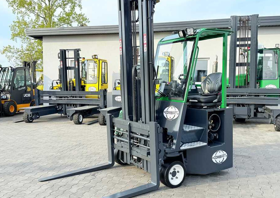 Combilift C3000CB / LPG / TRIPLEX – 6500MM / FREE LIFT / FORK POSITIONER / SIDE SHIFT / EXCELLENT CONDITION - Chariot multidirectionnel: photos 2 Combilift C3000CB / LPG / TRIPLEX – 6500MM / FREE LIFT / FORK POSITIONER / SIDE SHIFT / EXCELLENT CONDITION - Chariot multidirectionnel: photos 2
