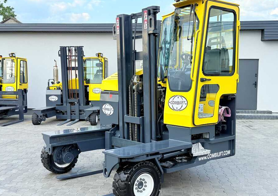 Combilift C3000XL / DUPLEX - 3200MM / FREE LIFT / XL CABIN / SIDESHIFT / ONLY 3087 HOURS / LIKE NEW - Chariot multidirectionnel: photos 1 Combilift C3000XL / DUPLEX - 3200MM / FREE LIFT / XL CABIN / SIDESHIFT / ONLY 3087 HOURS / LIKE NEW - Chariot multidirectionnel: photos 1