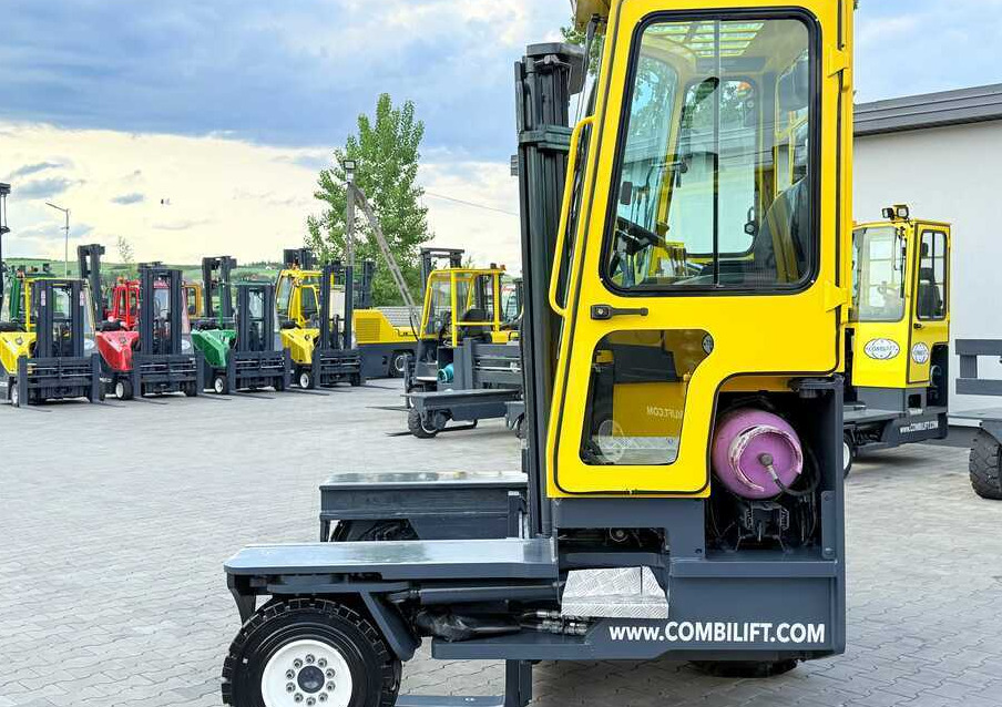 Combilift C3000XL / DUPLEX - 3200MM / FREE LIFT / XL CABIN / SIDESHIFT / ONLY 3087 HOURS / LIKE NEW - Chariot multidirectionnel: photos 2 Combilift C3000XL / DUPLEX - 3200MM / FREE LIFT / XL CABIN / SIDESHIFT / ONLY 3087 HOURS / LIKE NEW - Chariot multidirectionnel: photos 2