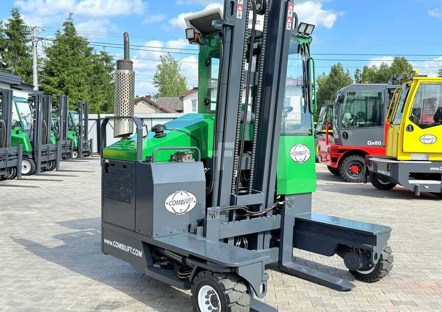 Combilift C3500 / DUPLEX 4100MM / GAS / EXTENDABLE FORKS / CABIN / HEATING + AIR CONDITIONING / LIKE NEW - Chariot multidirectionnel: photos 5 Combilift C3500 / DUPLEX 4100MM / GAS / EXTENDABLE FORKS / CABIN / HEATING + AIR CONDITIONING / LIKE NEW - Chariot multidirectionnel: photos 5