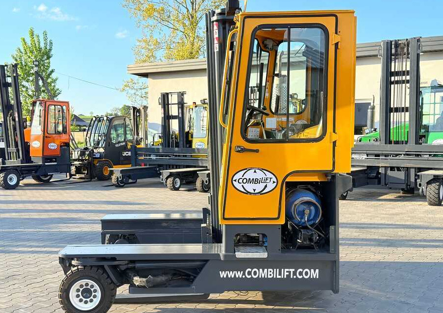 Combilift C4000 / GAS / TRIPLEX – 5600MM / FREE LIFT / FORK SIDESHIFT / LIKE NEW - Chariot multidirectionnel: photos 5 Combilift C4000 / GAS / TRIPLEX – 5600MM / FREE LIFT / FORK SIDESHIFT / LIKE NEW - Chariot multidirectionnel: photos 5