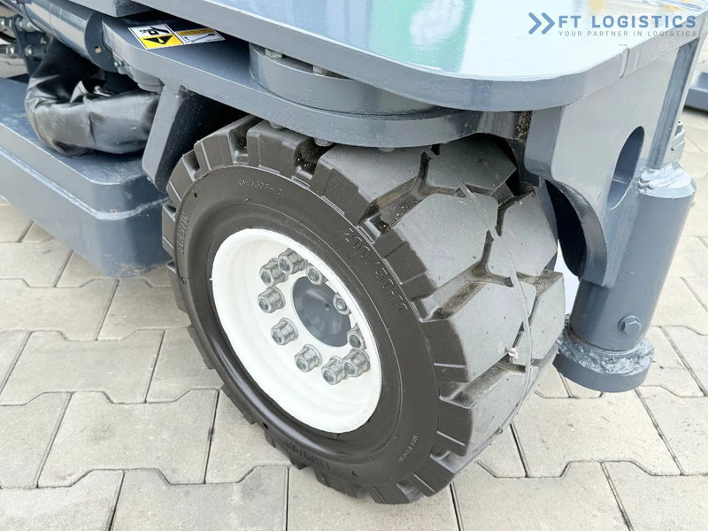 Chariot multidirectionnel Combilift C4000 / TRIPLEX / 9300MM / FREE LIFT / POSITIONER / GAS / CABIN C4000 / TRIPLEX / 9300MM / FREE LIFT / POSITIONER / GAS / CABIN: photos 7 Chariot multidirectionnel Combilift C4000 / TRIPLEX / 9300MM / FREE LIFT / POSITIONER / GAS / CABIN C4000 / TRIPLEX / 9300MM / FREE LIFT / POSITIONER / GAS / CABIN: photos 7