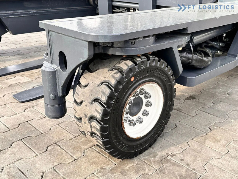 Combilift C4500 / LPG / TRIPLEX / 5500MM / FREE LIFT / HYDRAULIC FORK SHIFT / Like New C4500 / LPG / TRIPLEX / 5500MM / FREE LIFT / HYDRAU - Chariot multidirectionnel: photos 5 Combilift C4500 / LPG / TRIPLEX / 5500MM / FREE LIFT / HYDRAULIC FORK SHIFT / Like New C4500 / LPG / TRIPLEX / 5500MM / FREE LIFT / HYDRAU - Chariot multidirectionnel: photos 5