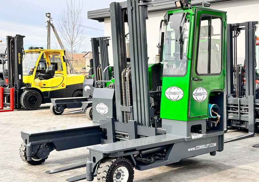 Combilift C4500 / LPG / UDT / TRIPLEX / 5500MM / FREE LIFT / FORK POSITIONER / LIKE NEW - Chariot multidirectionnel: photos 1 Combilift C4500 / LPG / UDT / TRIPLEX / 5500MM / FREE LIFT / FORK POSITIONER / LIKE NEW - Chariot multidirectionnel: photos 1