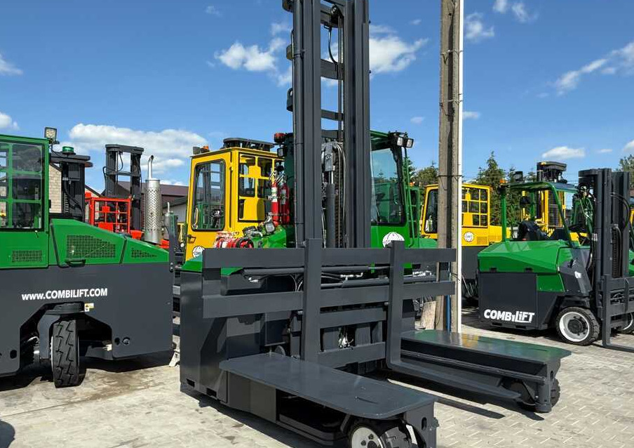 Combilift C5000E / ELECTRIC / TRIPLEX 8300MM / FULL FREE LIFT / WIDE POSITIONER / FORK SIDESHIFT / BATTERY LIKE NEW - Chariot multidirectionnel: photos 4 Combilift C5000E / ELECTRIC / TRIPLEX 8300MM / FULL FREE LIFT / WIDE POSITIONER / FORK SIDESHIFT / BATTERY LIKE NEW - Chariot multidirectionnel: photos 4