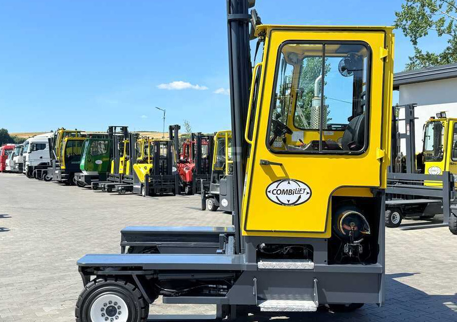 Combilift C5000XL / DUPLEX 4500MM / FREE-LIFT / POSITIONER / NEW TIRES / LIKE NEW - Chariot multidirectionnel: photos 2 Combilift C5000XL / DUPLEX 4500MM / FREE-LIFT / POSITIONER / NEW TIRES / LIKE NEW - Chariot multidirectionnel: photos 2