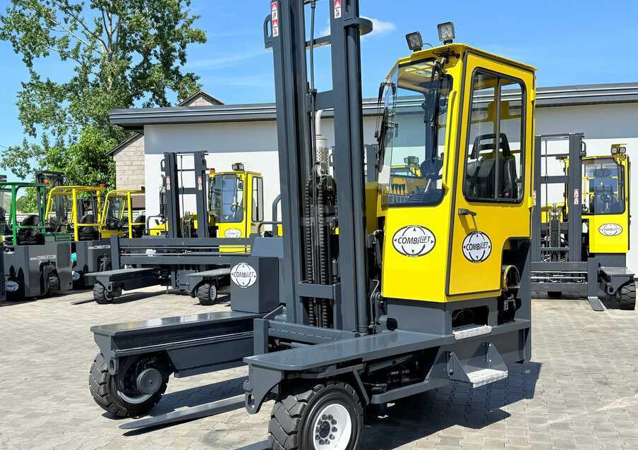 Combilift C5000XL / DUPLEX 4500MM / FREE-LIFT / POSITIONER / NEW TIRES / LIKE NEW - Chariot multidirectionnel: photos 1 Combilift C5000XL / DUPLEX 4500MM / FREE-LIFT / POSITIONER / NEW TIRES / LIKE NEW - Chariot multidirectionnel: photos 1