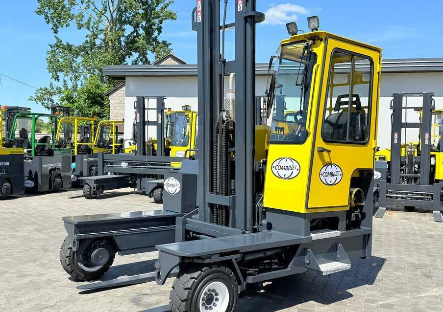 Combilift C5000XL / DUPLEX 4500MM / FREE-LIFT / POSITIONER / NEW TIRES / LIKE NEW - Chariot multidirectionnel: photos 3 Combilift C5000XL / DUPLEX 4500MM / FREE-LIFT / POSITIONER / NEW TIRES / LIKE NEW - Chariot multidirectionnel: photos 3