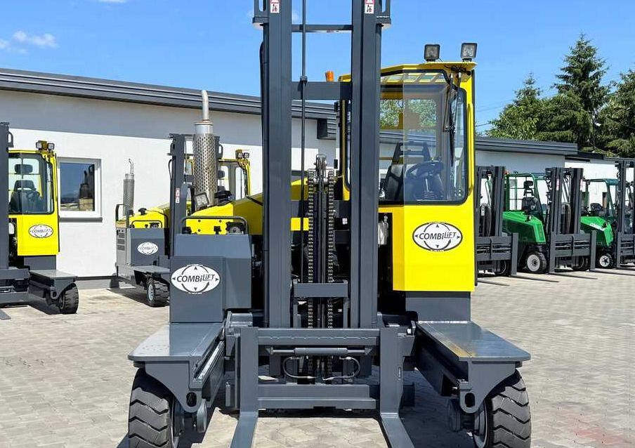 Combilift C5000XL / DUPLEX 4500MM / FREE-LIFT / POSITIONER / NEW TIRES / LIKE NEW - Chariot multidirectionnel: photos 4 Combilift C5000XL / DUPLEX 4500MM / FREE-LIFT / POSITIONER / NEW TIRES / LIKE NEW - Chariot multidirectionnel: photos 4