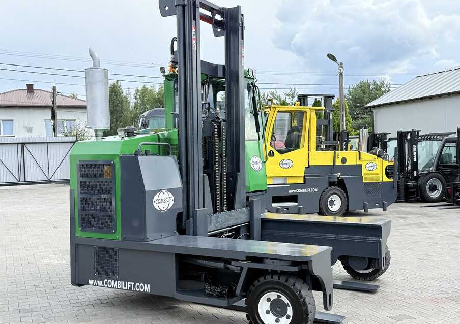 Combilift C8000 / GAS / DUPLEX - 4700MM / FORK POSITIONER / FREE LIFT / FULL HEATED CABIN / ONLY 5141H / CONDITION – LIKE NEW! - Chariot multidirectionnel: photos 5 Combilift C8000 / GAS / DUPLEX - 4700MM / FORK POSITIONER / FREE LIFT / FULL HEATED CABIN / ONLY 5141H / CONDITION – LIKE NEW! - Chariot multidirectionnel: photos 5