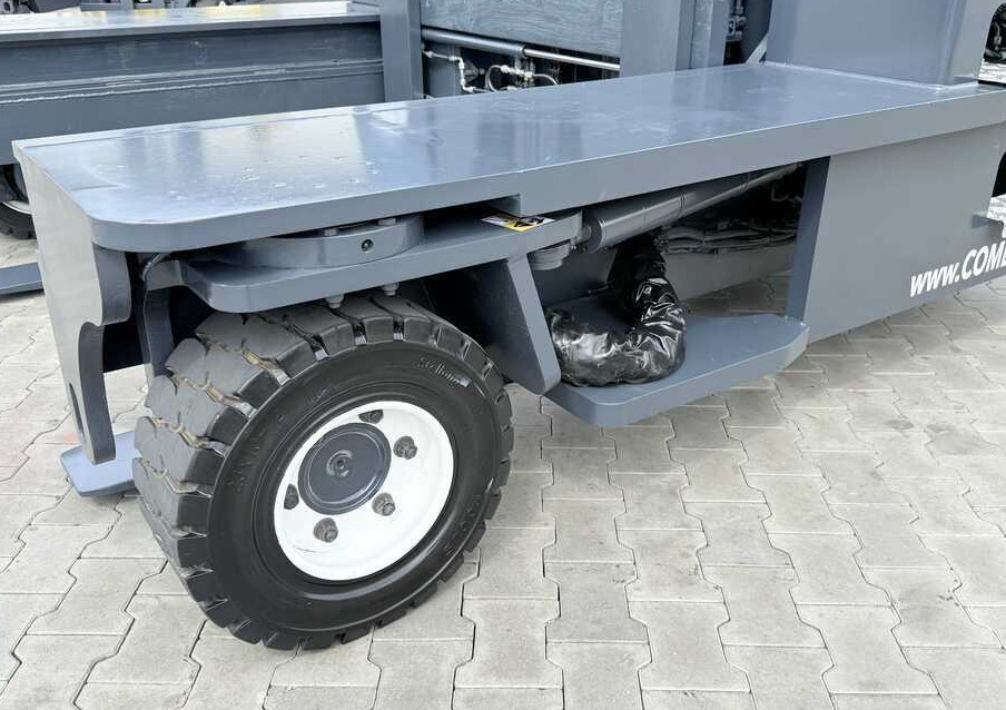 Combilift C8000 / GAS / DUPLEX - 4700MM / FORK POSITIONER / FREE LIFT / FULL HEATED CABIN / ONLY 5141H / CONDITION – LIKE NEW! - Chariot multidirectionnel: photos 3 Combilift C8000 / GAS / DUPLEX - 4700MM / FORK POSITIONER / FREE LIFT / FULL HEATED CABIN / ONLY 5141H / CONDITION – LIKE NEW! - Chariot multidirectionnel: photos 3
