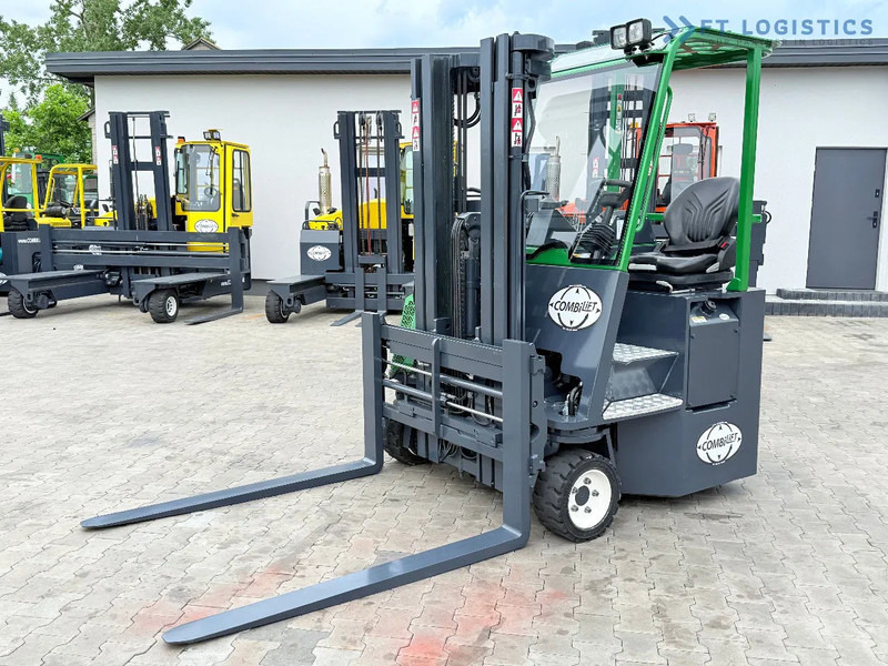 Combilift CB3000 / DIESEL / TRIPLEX 4900MM / FULL FREE LIFT / SIDE SHIFT / FORK POSITIONER / 1500MM FORKS / LIKE NEW CB3000 / DIESEL / TRI - Chariot multidirectionnel: photos 1 Combilift CB3000 / DIESEL / TRIPLEX 4900MM / FULL FREE LIFT / SIDE SHIFT / FORK POSITIONER / 1500MM FORKS / LIKE NEW CB3000 / DIESEL / TRI - Chariot multidirectionnel: photos 1