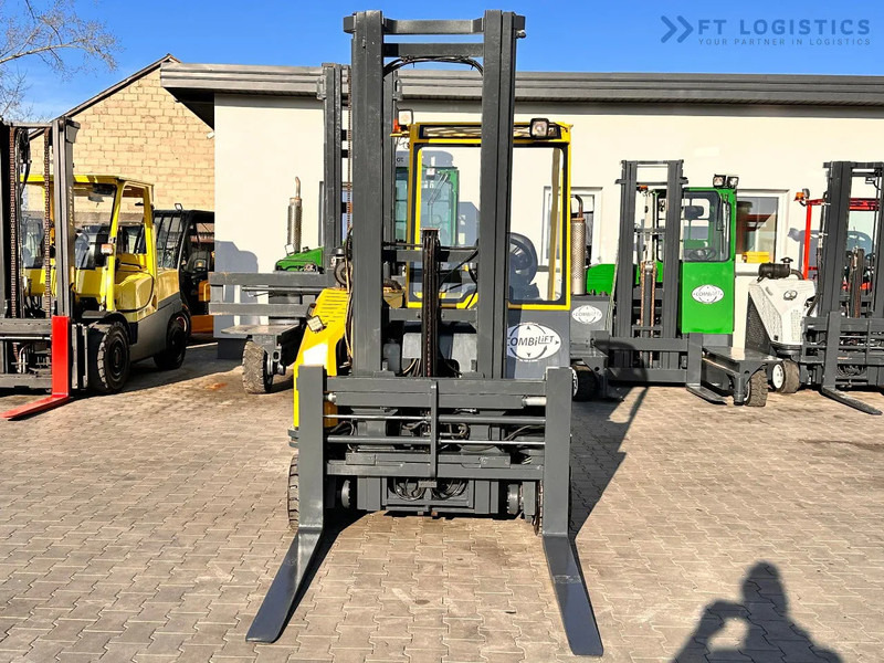 Combilift CB3000 / LPG / DUPLEX / 4000MM / FREE LIFT / NEW TIRES / LIKE NEW CB3000 / LPG / DUPLEX / 4000MM / FREE LIFT / NEW TIRES / LIKE - Chariot multidirectionnel: photos 3 Combilift CB3000 / LPG / DUPLEX / 4000MM / FREE LIFT / NEW TIRES / LIKE NEW CB3000 / LPG / DUPLEX / 4000MM / FREE LIFT / NEW TIRES / LIKE - Chariot multidirectionnel: photos 3