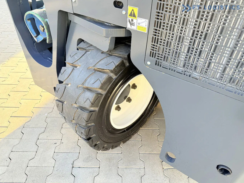 Chariot multidirectionnel Combilift CB4000 / GAS / TRIPLEX 5200MM / FREE LIFT / FORK POSITIONER / SIDE SHIFT / EXCELLENT CONDITION / Wide range of four-way and side: photos 7