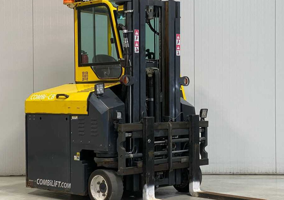Combilift CBE2500 / TRIPLEX / 4900 / FREE LIFT - Chariot multidirectionnel: photos 1 Combilift CBE2500 / TRIPLEX / 4900 / FREE LIFT - Chariot multidirectionnel: photos 1