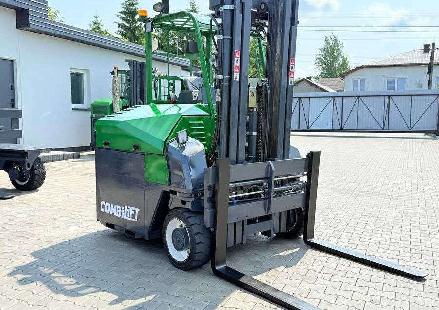 Combilift CBE4000 / TRIPLEX / 5200 / FREE-LIFT - Chariot multidirectionnel: photos 2 Combilift CBE4000 / TRIPLEX / 5200 / FREE-LIFT - Chariot multidirectionnel: photos 2