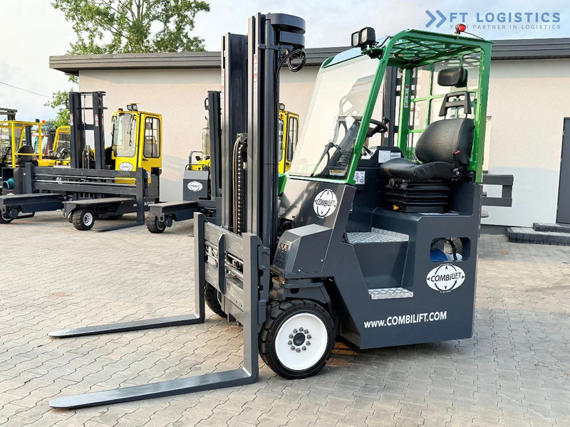 Combilift COMBILIFT C4000CB – TRIPLEX 5200mm – Year 2017 – LPG – FREE LIFT – SIDESHIFT – FORK POSITIONER – CONDITION 5/5 COMBILIFT C4000CB - Chariot multidirectionnel: photos 2 Combilift COMBILIFT C4000CB – TRIPLEX 5200mm – Year 2017 – LPG – FREE LIFT – SIDESHIFT – FORK POSITIONER – CONDITION 5/5 COMBILIFT C4000CB - Chariot multidirectionnel: photos 2
