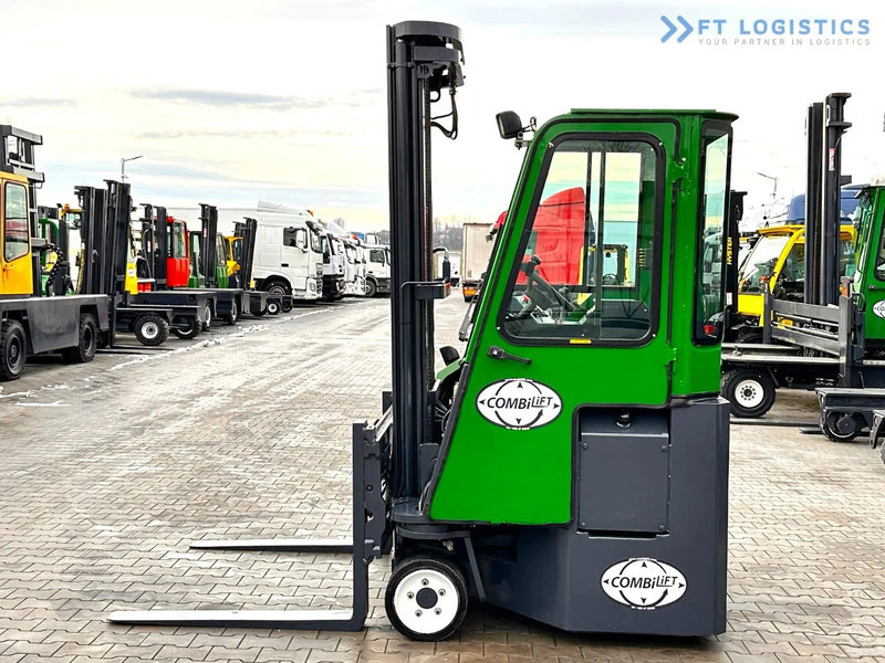 Combilift Combilift C3000CB - DUPLEX 4000mm - Year 2015 - / CABIN - HEATING / ONLY 6546 MTH / EXCELLENT CONDITION / LIKE NEW! Combilift C3 - Chariot multidirectionnel: photos 4 Combilift Combilift C3000CB - DUPLEX 4000mm - Year 2015 - / CABIN - HEATING / ONLY 6546 MTH / EXCELLENT CONDITION / LIKE NEW! Combilift C3 - Chariot multidirectionnel: photos 4