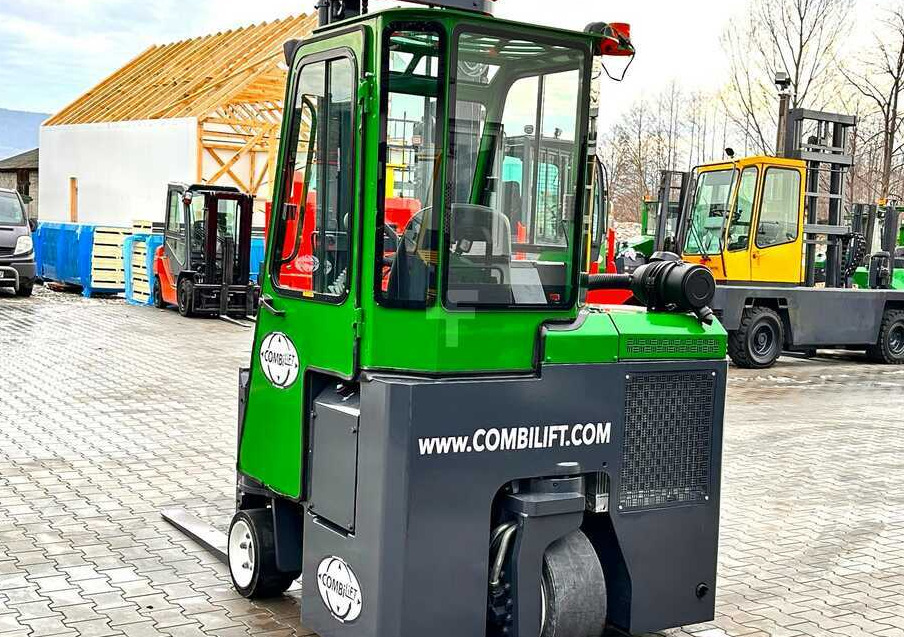 Combilift Combilift C3000CB - DUPLEX 4000mm - Year 2015 - / CABIN - HEATING / ONLY 6546 MTH / EXCELLENT CONDITION / LIKE NEW! - Chariot multidirectionnel: photos 4 Combilift Combilift C3000CB - DUPLEX 4000mm - Year 2015 - / CABIN - HEATING / ONLY 6546 MTH / EXCELLENT CONDITION / LIKE NEW! - Chariot multidirectionnel: photos 4
