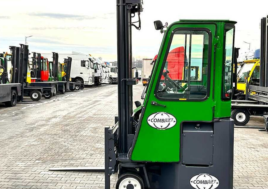 Combilift Combilift C3000CB - DUPLEX 4000mm - Year 2015 - / CABIN - HEATING / ONLY 6546 MTH / EXCELLENT CONDITION / LIKE NEW! - Chariot multidirectionnel: photos 3 Combilift Combilift C3000CB - DUPLEX 4000mm - Year 2015 - / CABIN - HEATING / ONLY 6546 MTH / EXCELLENT CONDITION / LIKE NEW! - Chariot multidirectionnel: photos 3
