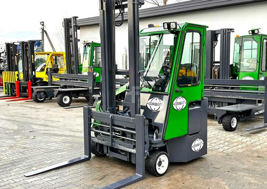 Combilift Combilift C3000CB - DUPLEX 4000mm - Year 2015 - / CABIN - HEATING / ONLY 6546 MTH / EXCELLENT CONDITION / LIKE NEW! - Chariot multidirectionnel: photos 2 Combilift Combilift C3000CB - DUPLEX 4000mm - Year 2015 - / CABIN - HEATING / ONLY 6546 MTH / EXCELLENT CONDITION / LIKE NEW! - Chariot multidirectionnel: photos 2