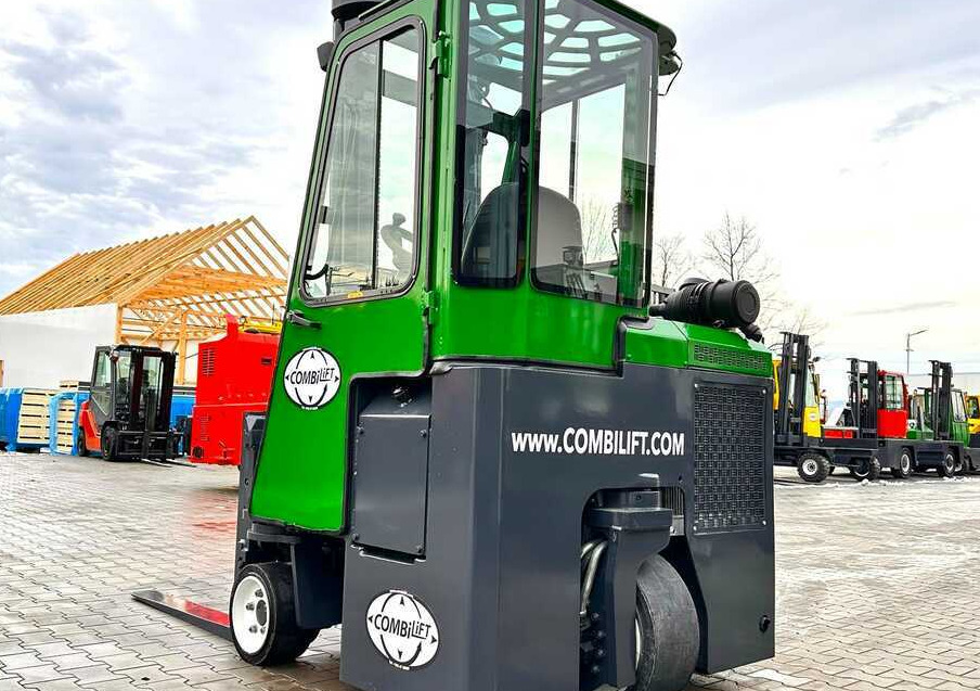 Combilift Combilift C3000CB - DUPLEX 4000mm - Year 2015 - / CABIN - HEATING / ONLY 6546 MTH / EXCELLENT CONDITION / LIKE NEW! - Chariot multidirectionnel: photos 5 Combilift Combilift C3000CB - DUPLEX 4000mm - Year 2015 - / CABIN - HEATING / ONLY 6546 MTH / EXCELLENT CONDITION / LIKE NEW! - Chariot multidirectionnel: photos 5