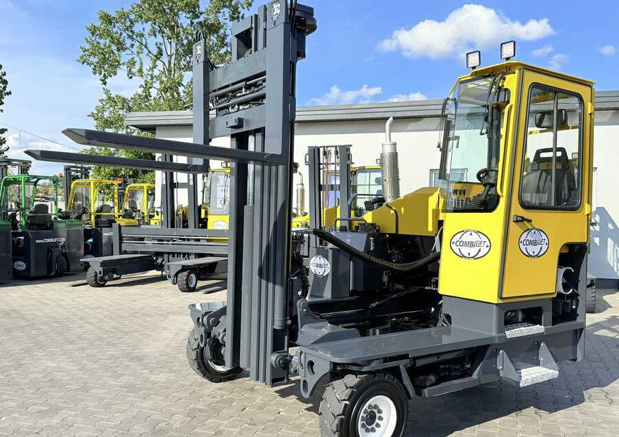 Combilift Combilift C5000XL / GAS / TRIPLEX 6000MM / FREE LIFT / FORK POSITIONER / HEATING / EXTENDABLE FORKS 1200/2000MM / FULL HEATED CABIN / EXCELLENT CONDITION / A wide range of four-way and sidel - Chariot multidirectionnel: photos 1 Combilift Combilift C5000XL / GAS / TRIPLEX 6000MM / FREE LIFT / FORK POSITIONER / HEATING / EXTENDABLE FORKS 1200/2000MM / FULL HEATED CABIN / EXCELLENT CONDITION / A wide range of four-way and sidel - Chariot multidirectionnel: photos 1