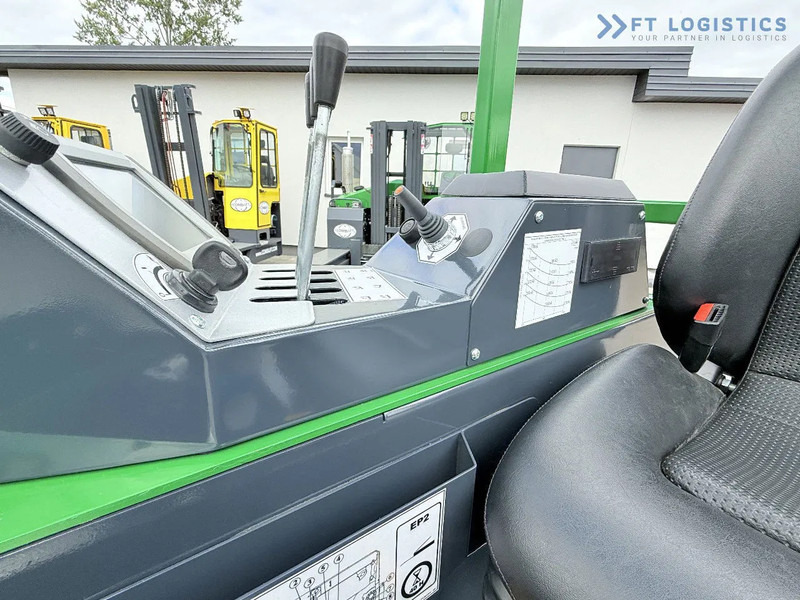 Chariot multidirectionnel Combilift Combilift CBE2500 / TRIPLEX / 5500MM / FREE LIFT / ELECTRIC DRIVE / ONLY 2300 MTH / FORK POSITIONER / SIDE SHIFT / NEW TYRES / L: photos 19