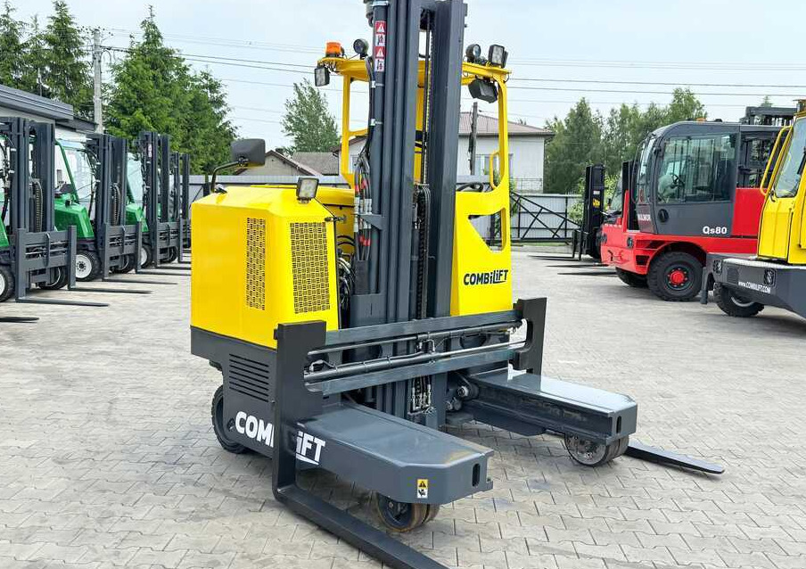 Combilift MR / ELECTRIC / TRIPLEX – 6000MM / FULL FREE LIFT / WIDE POSITIONER / FORK SIDESHIFT / ONLY 1400 HOURS / LIKE NEW - Chariot multidirectionnel: photos 5 Combilift MR / ELECTRIC / TRIPLEX – 6000MM / FULL FREE LIFT / WIDE POSITIONER / FORK SIDESHIFT / ONLY 1400 HOURS / LIKE NEW - Chariot multidirectionnel: photos 5