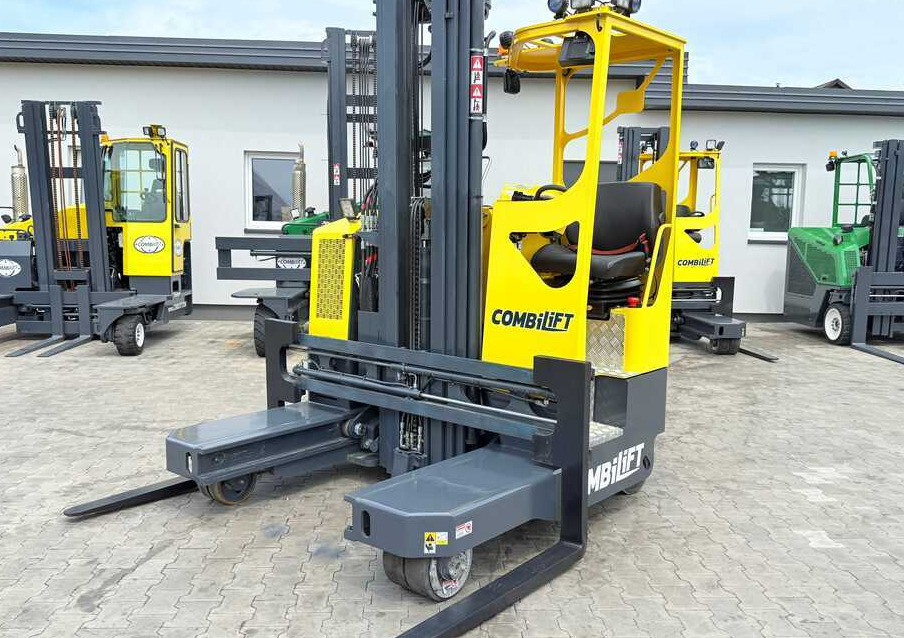 Combilift MR / ELECTRIC / TRIPLEX – 6000MM / FULL FREE LIFT / WIDE POSITIONER / FORK SIDESHIFT / ONLY 1400 HOURS / LIKE NEW - Chariot multidirectionnel: photos 2 Combilift MR / ELECTRIC / TRIPLEX – 6000MM / FULL FREE LIFT / WIDE POSITIONER / FORK SIDESHIFT / ONLY 1400 HOURS / LIKE NEW - Chariot multidirectionnel: photos 2