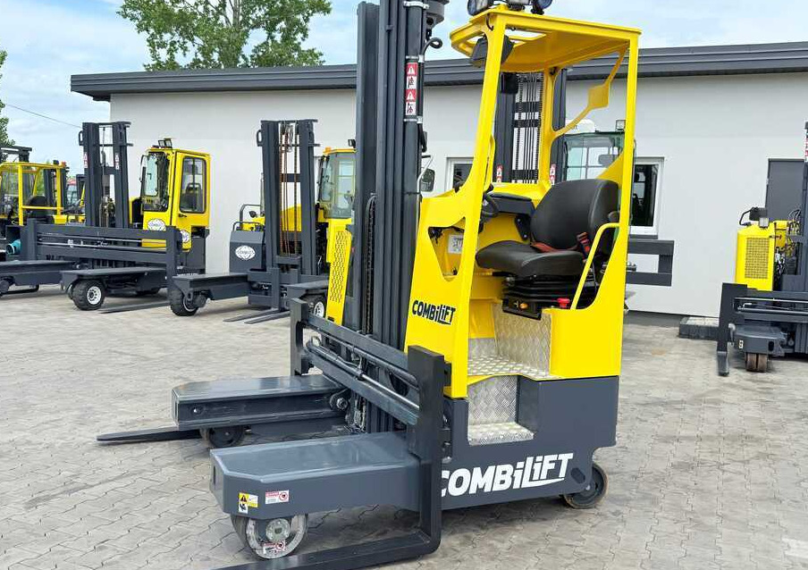 Combilift MR / ELECTRIC / TRIPLEX – 6000MM / FULL FREE LIFT / WIDE POSITIONER / FORK SIDESHIFT / ONLY 1400 HOURS / LIKE NEW - Chariot multidirectionnel: photos 3 Combilift MR / ELECTRIC / TRIPLEX – 6000MM / FULL FREE LIFT / WIDE POSITIONER / FORK SIDESHIFT / ONLY 1400 HOURS / LIKE NEW - Chariot multidirectionnel: photos 3
