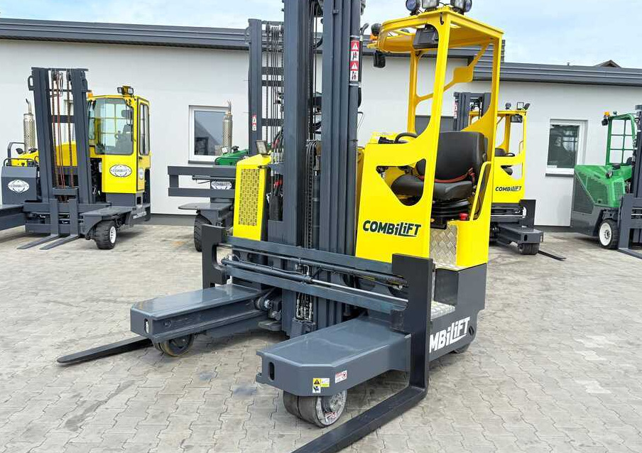 Combilift MR / ELECTRIC / TRIPLEX – 6000MM / FULL FREE LIFT / WIDE POSITIONER / FORK SIDESHIFT / ONLY 1400 HOURS / LIKE NEW - Chariot multidirectionnel: photos 1 Combilift MR / ELECTRIC / TRIPLEX – 6000MM / FULL FREE LIFT / WIDE POSITIONER / FORK SIDESHIFT / ONLY 1400 HOURS / LIKE NEW - Chariot multidirectionnel: photos 1